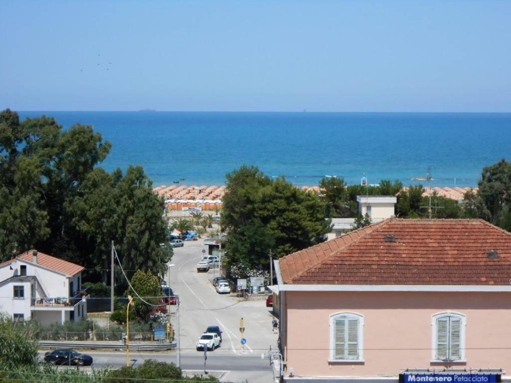 Via Mediterraneo 39 Casa Vacanze Petacciato Exterior photo